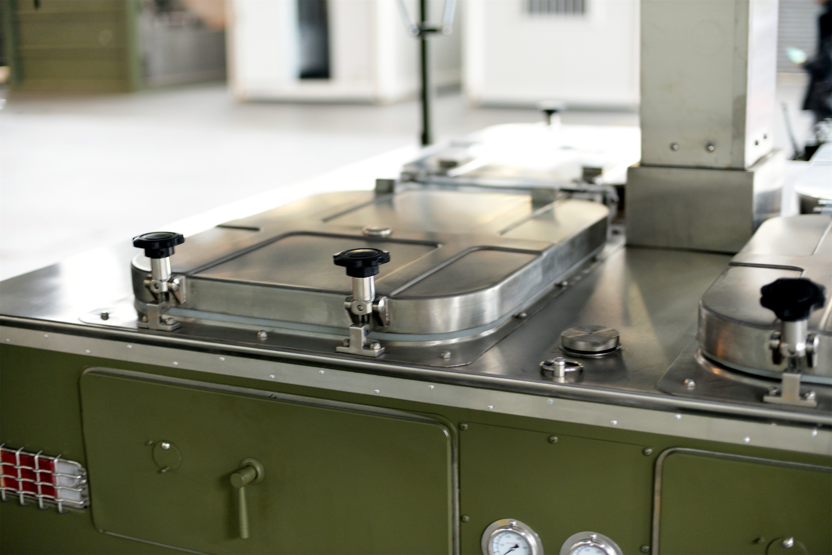 Remorque de cuisine de cuisine mobile militaire pour activités de formation de camping à l'extérieur de l'équipement militaire de restauration alimentaire