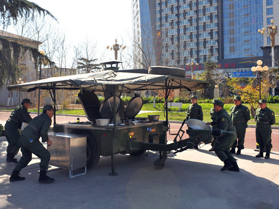 Remorque de cuisine mobile militaire pour la cuisson des repas de 150 personnes Cuisine mobile de l'armée